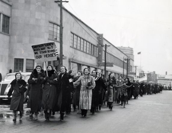 (45977) Chrysler Sit-Down Strike, Women's Auxiliary, 1937