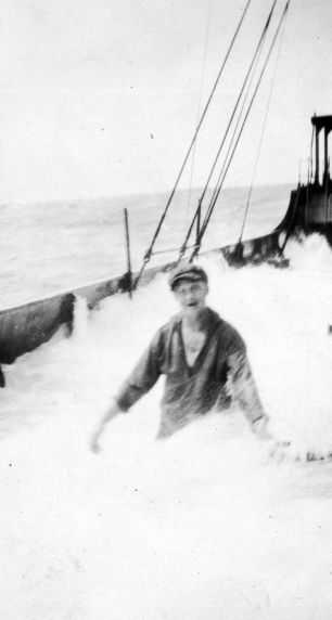 (5065) Workers, Marine Transport, Hazardous Conditions, 1910s