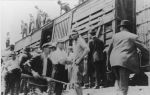 (5826) Deportation of IWW members, Armed Citizens guard box cars