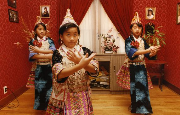 (79673) Ethnic Communities, Hmong, Dance, Detroit, 1991