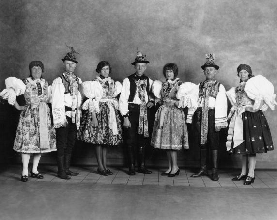 (79675) Ethnic Communities, Czechoslovakian, Costumes, 1928
