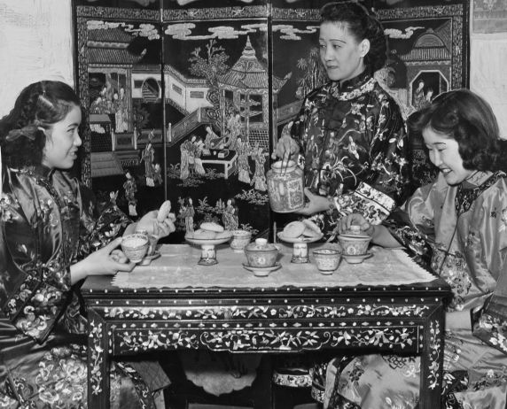 (79709) Ethnic Communities, Chinese, Customs, 1942