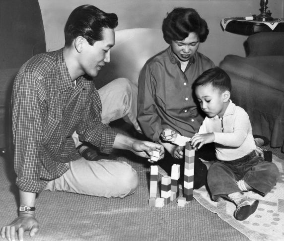 (79711) Ethnic Communities, Chinese, Family Life,  1956