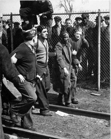 (8751) 1941 Ford Strike, violence, Dearborn, Michigan