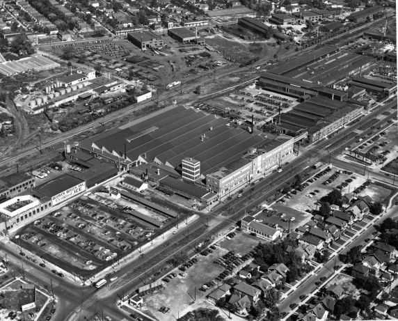 (9190) Buildings, Automobile Factories, Detroit, c. 1940s