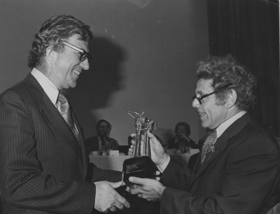 (12165) Albert Shanker being presented with the Father of the Year Award