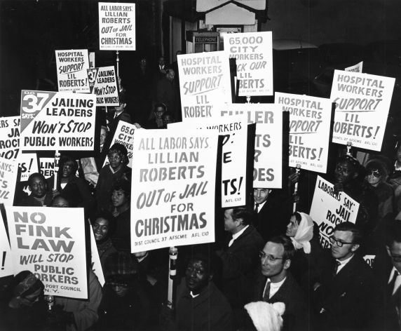 (7682) Council 37 protests for Lillian Roberts