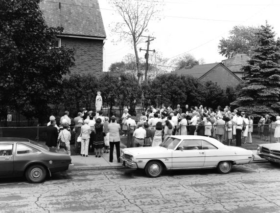 (WSAV002727_111) Prayer vigil, Immaculate Conception Church, 1981