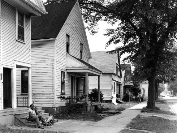 (WSAV002727_112) Neighborhood scene, Piquette Avenue, 1981
