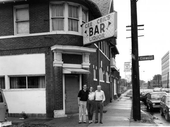 (WSAV002727_118) Cee Ceil's Bar, exterior, 1981