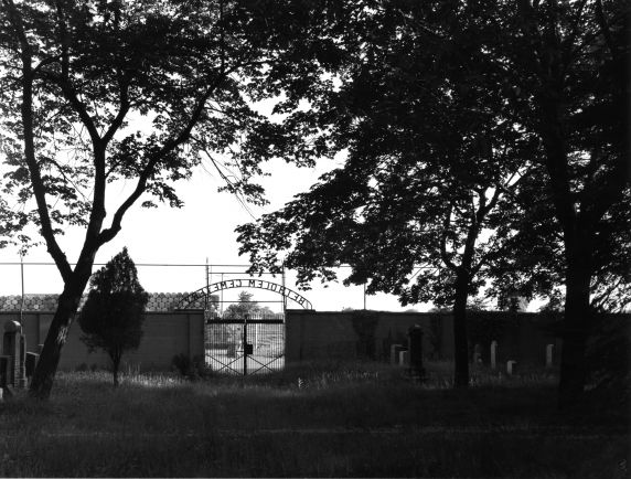 (WSAV002727_168) Beth Olem Cemetery, Hamtramck, 1981