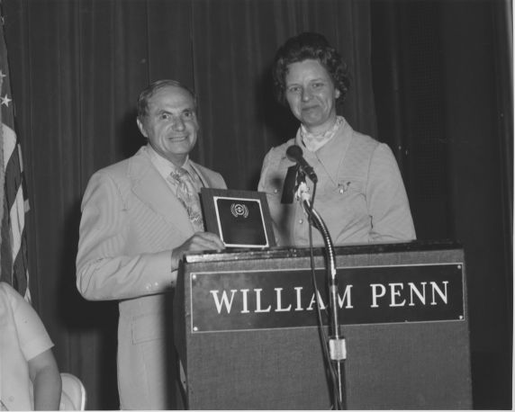 (2542) Milton Shapp, Award, 1975 National Convention