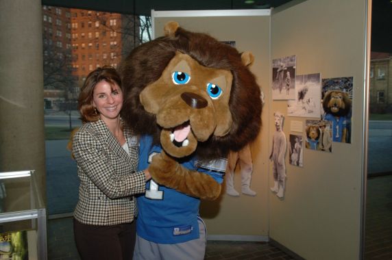 Mary Wallace, Rory, Detroit Lions Exhibit Opening, 2006